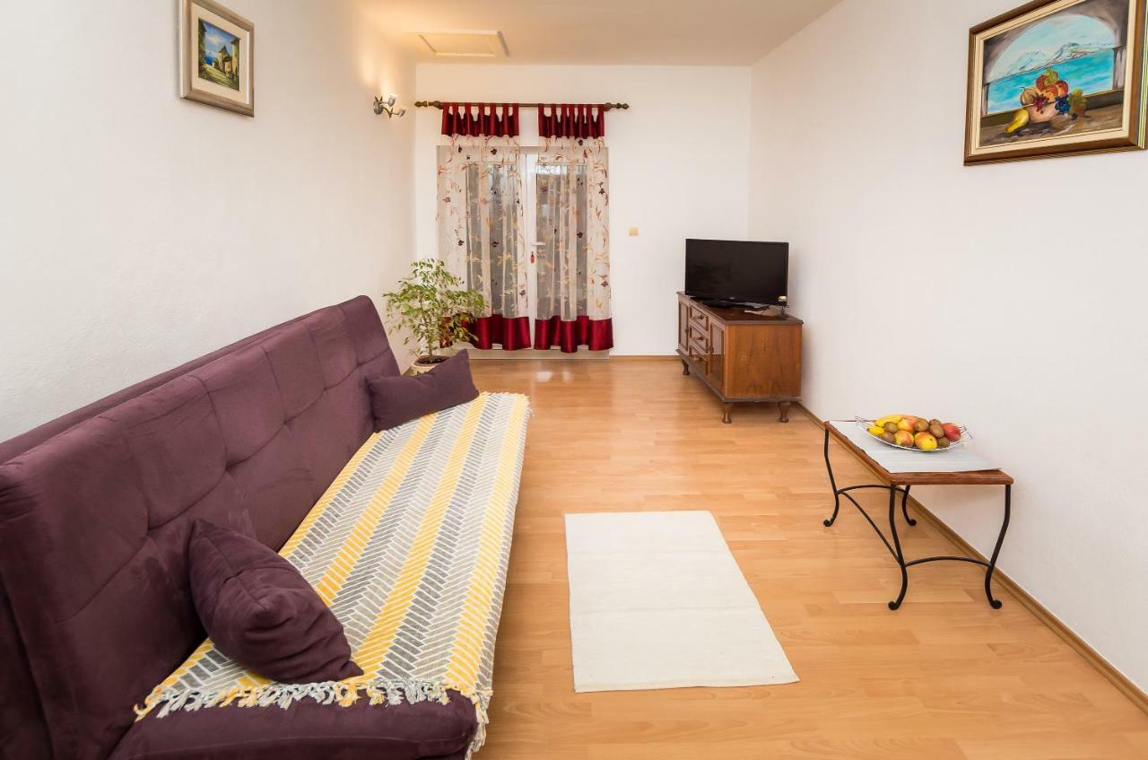 Apartment Leut With Spacious Terrace And Sea View Slatine Luaran gambar