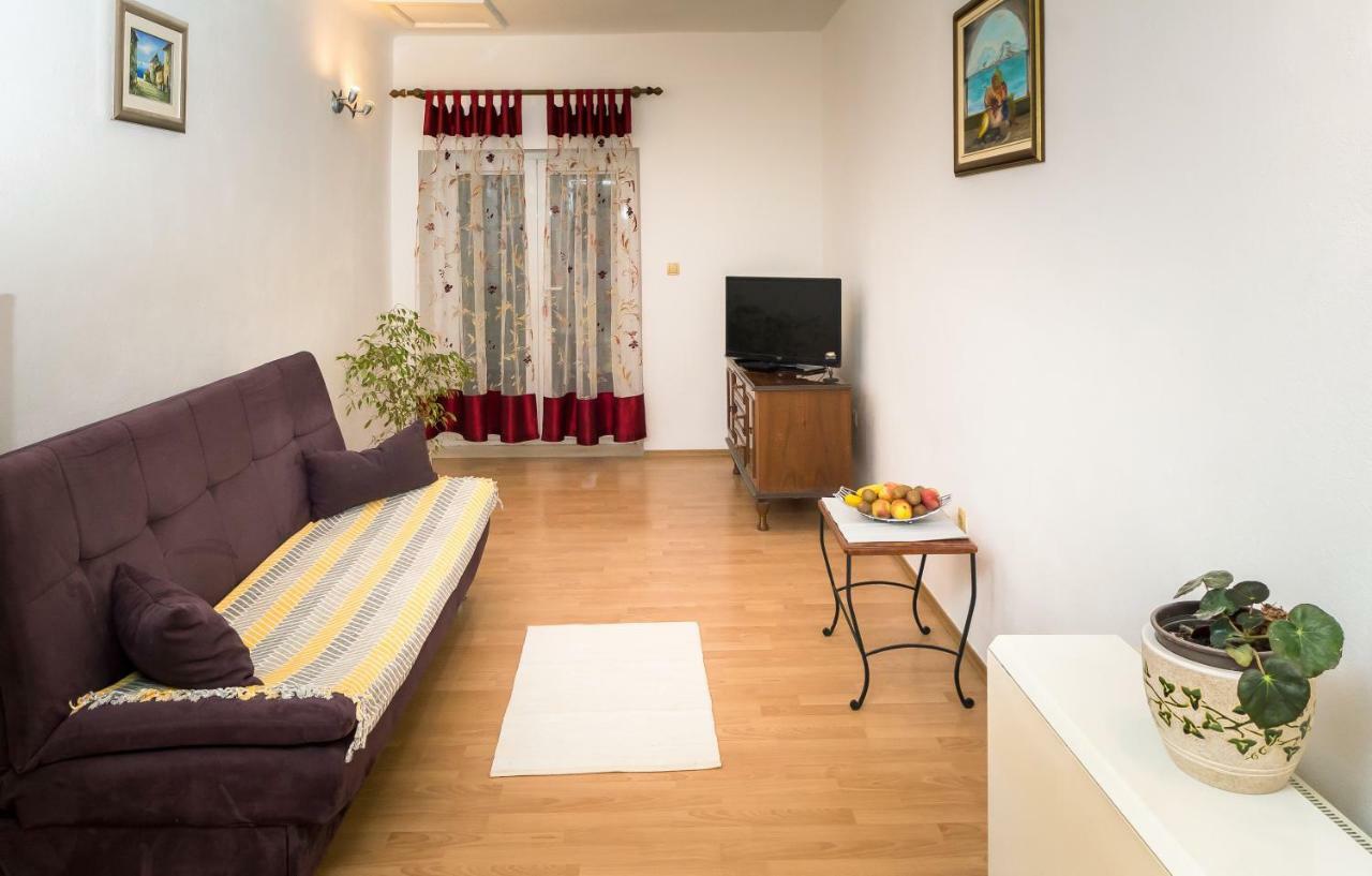 Apartment Leut With Spacious Terrace And Sea View Slatine Luaran gambar