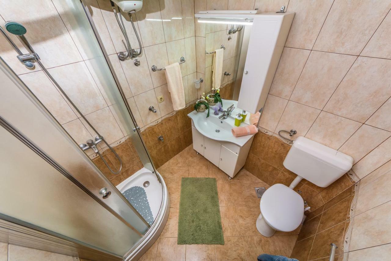Apartment Leut With Spacious Terrace And Sea View Slatine Luaran gambar